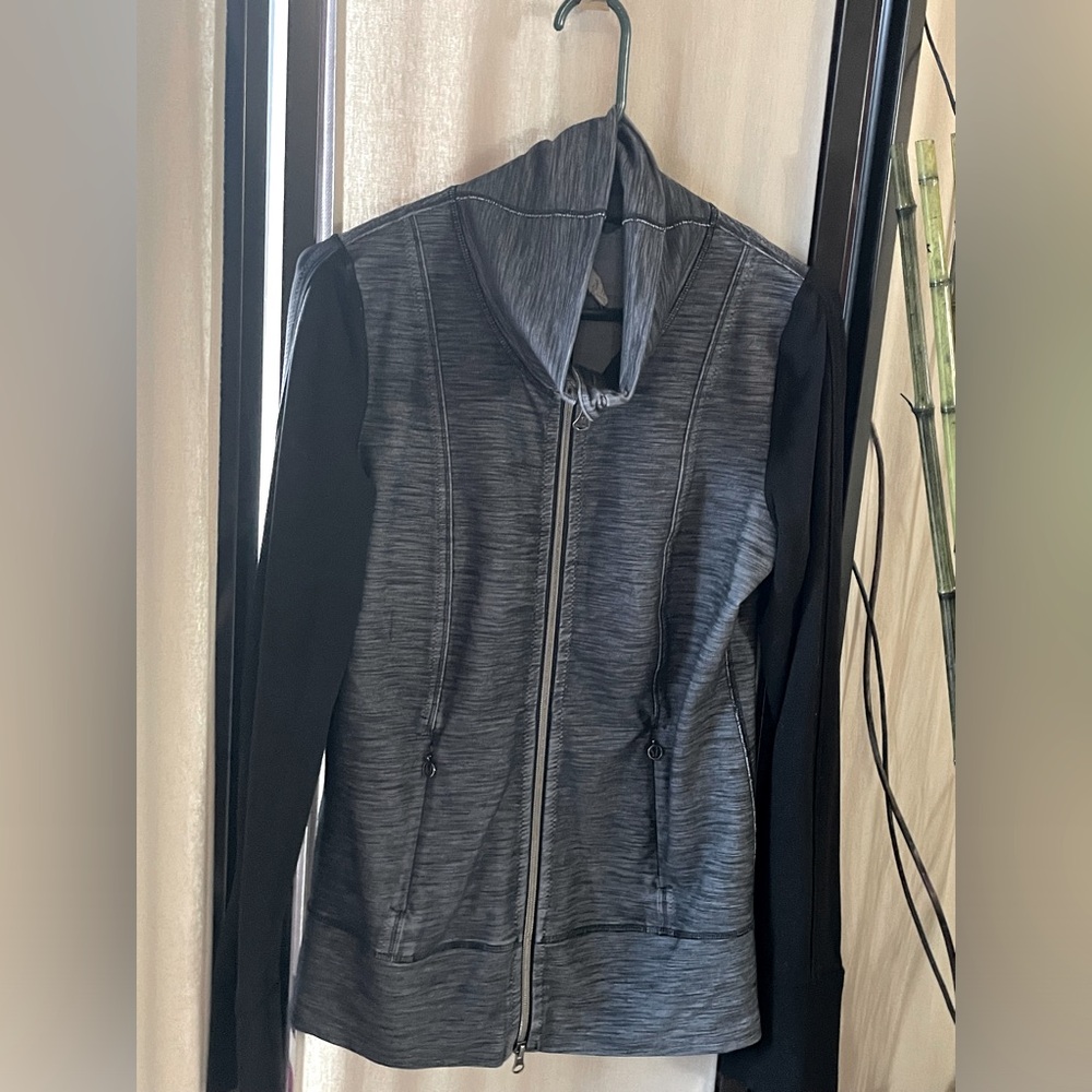 Lululemon Zip Up Sweater. Size 8. Heathered Black & White shade. Double Zipper